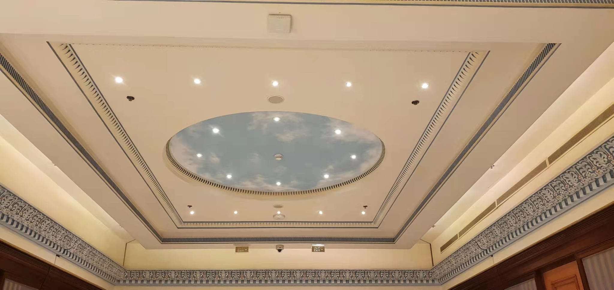 The Ritz-Carlton — photograph 4 of 5
