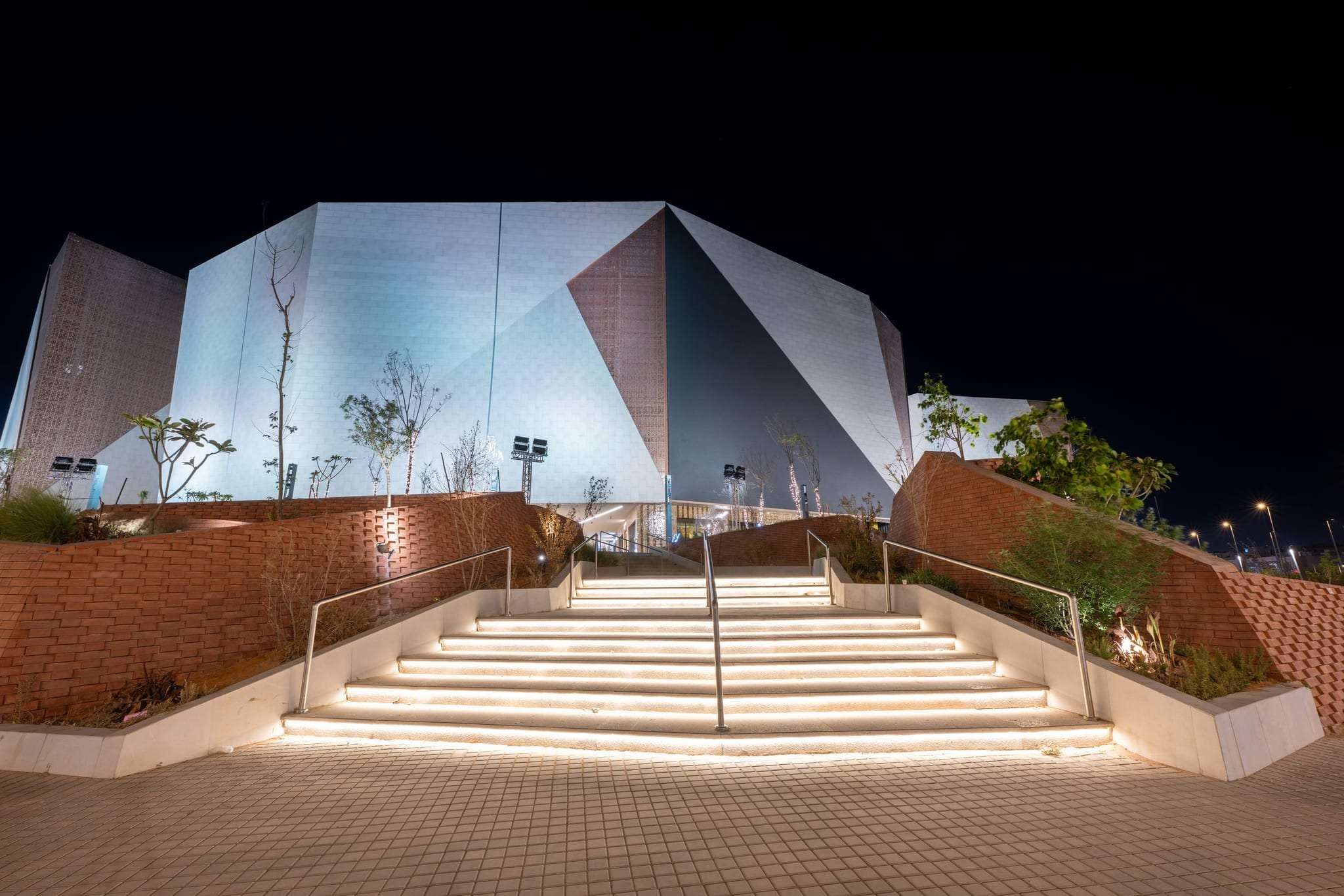 Solitaire Mall — photograph 10 of 17