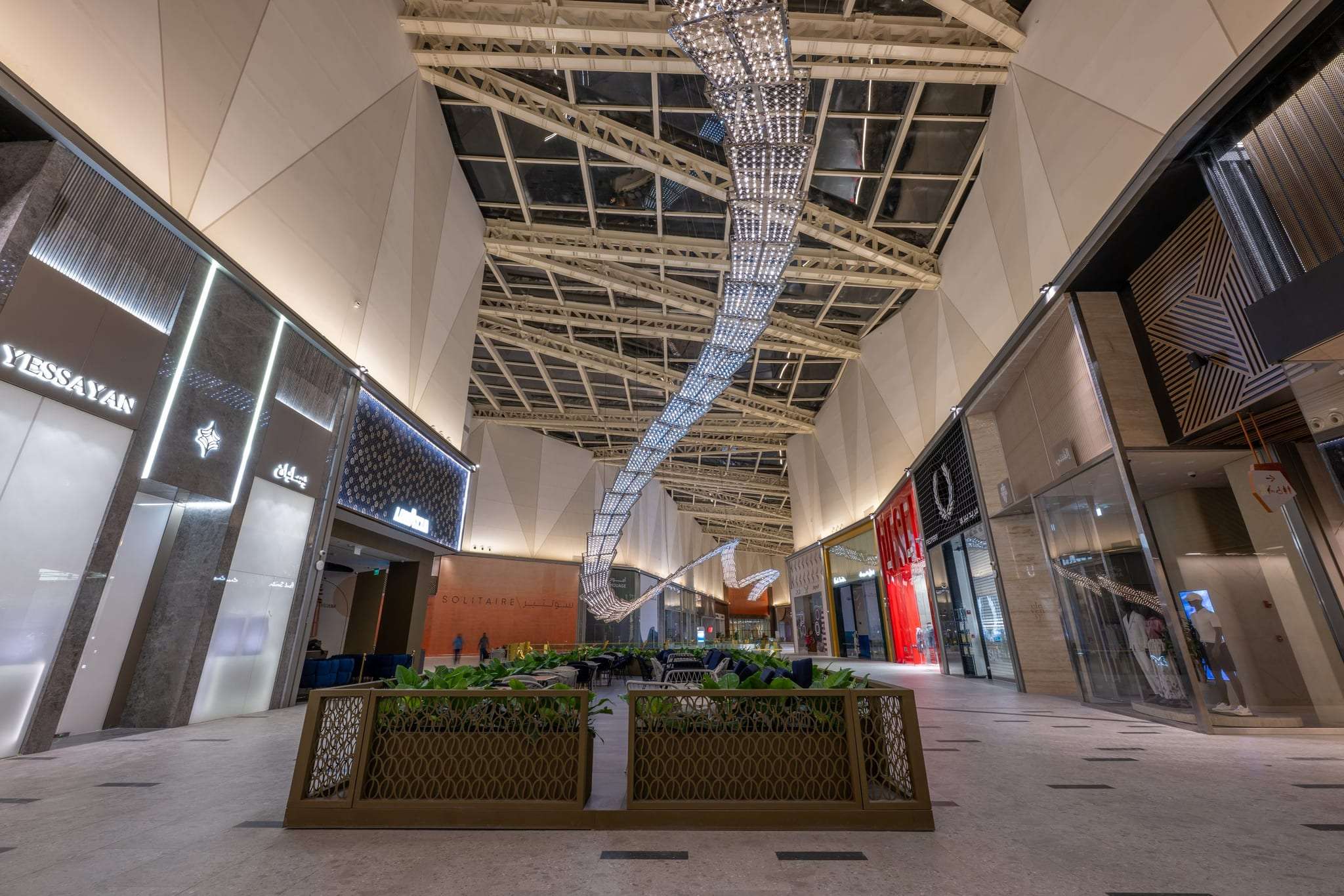 Solitaire Mall — photograph 15 of 17